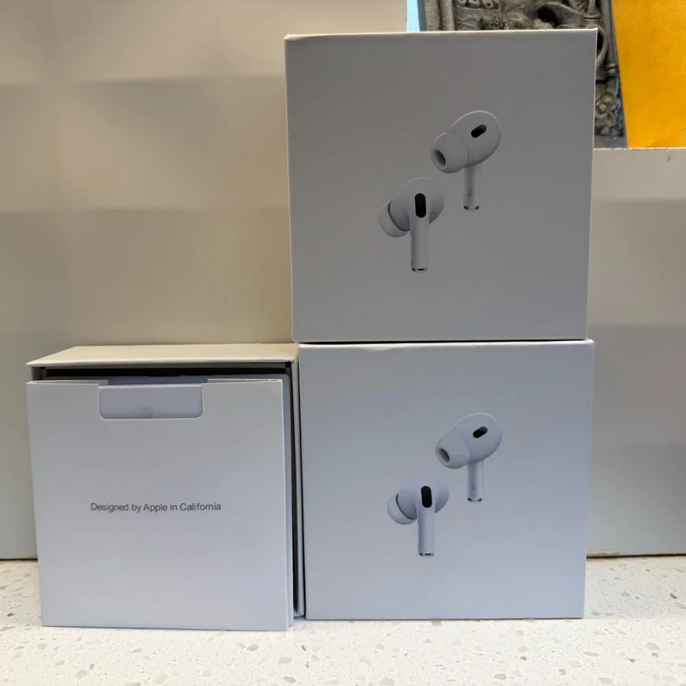 Apple AirPods Pro White Wireless Earbuds with Charging Case